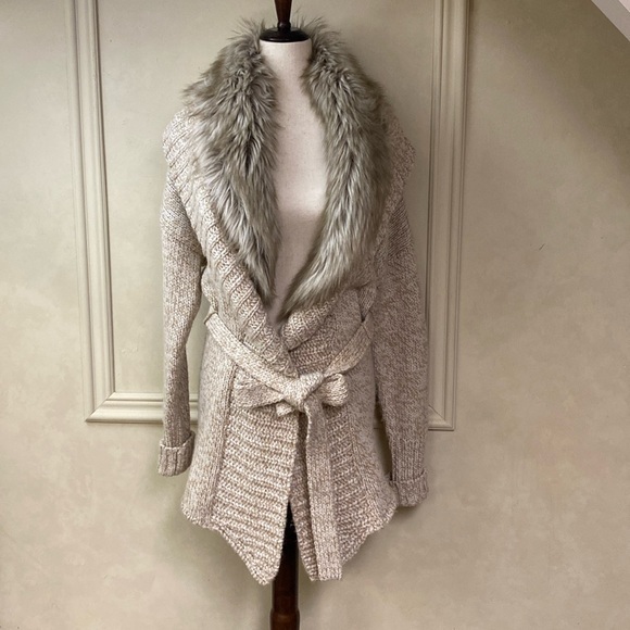 New! Express Wool Blend Sweater Removable Faux Fur Collar size Small - Picture 1 of 11